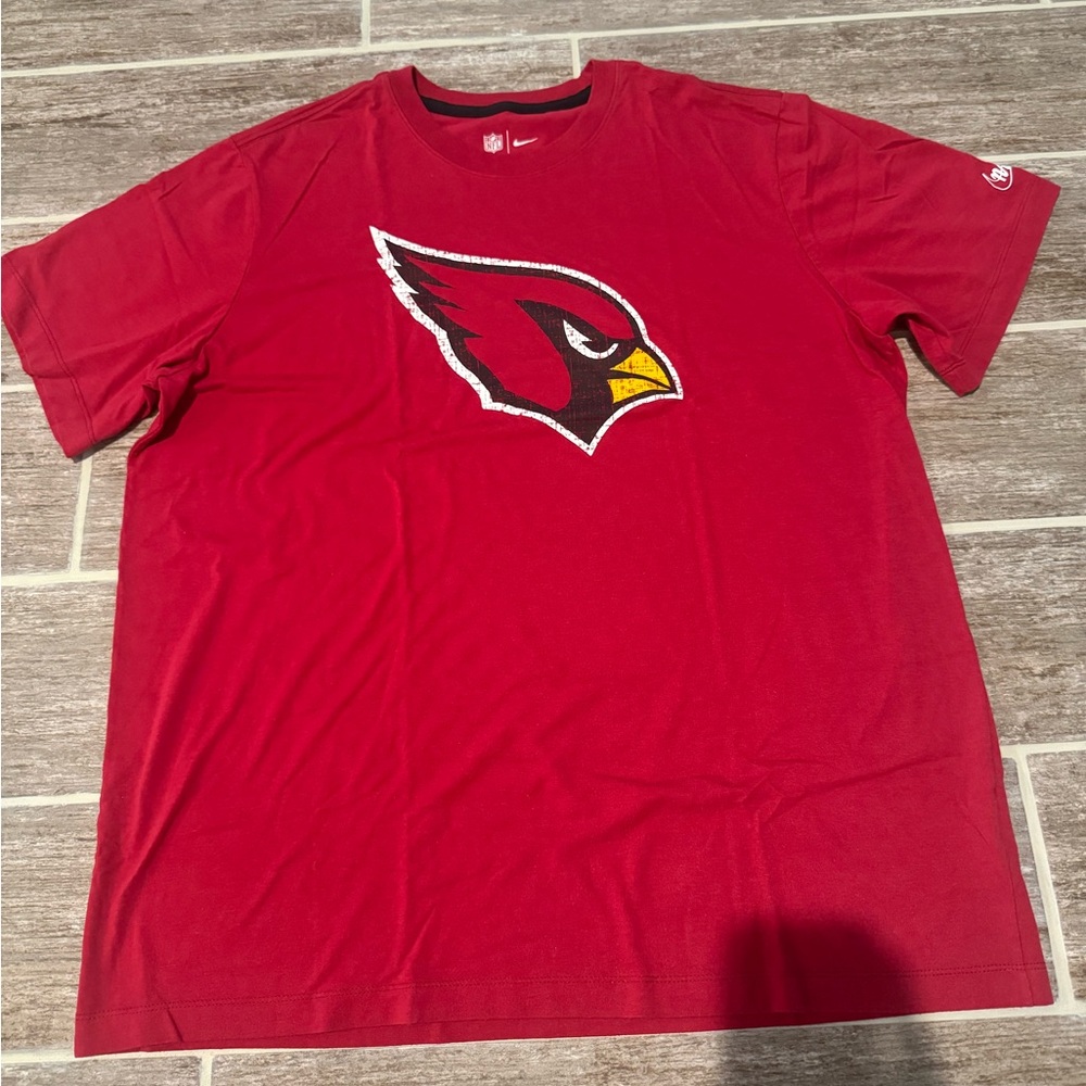 NIKE NFL ARIZONA CARDINALS DISTRESSED FOOTBALL TSHIRT TOP